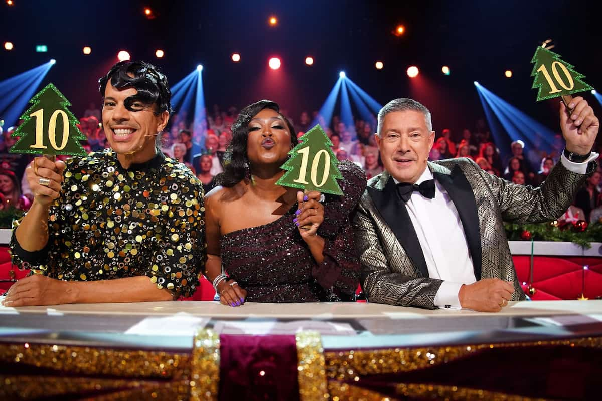 Jury bei Let's dance 22.12.2023 - hier im Bild Jorge Gonzalez, Motsi Mabuse und Joachim Llambi