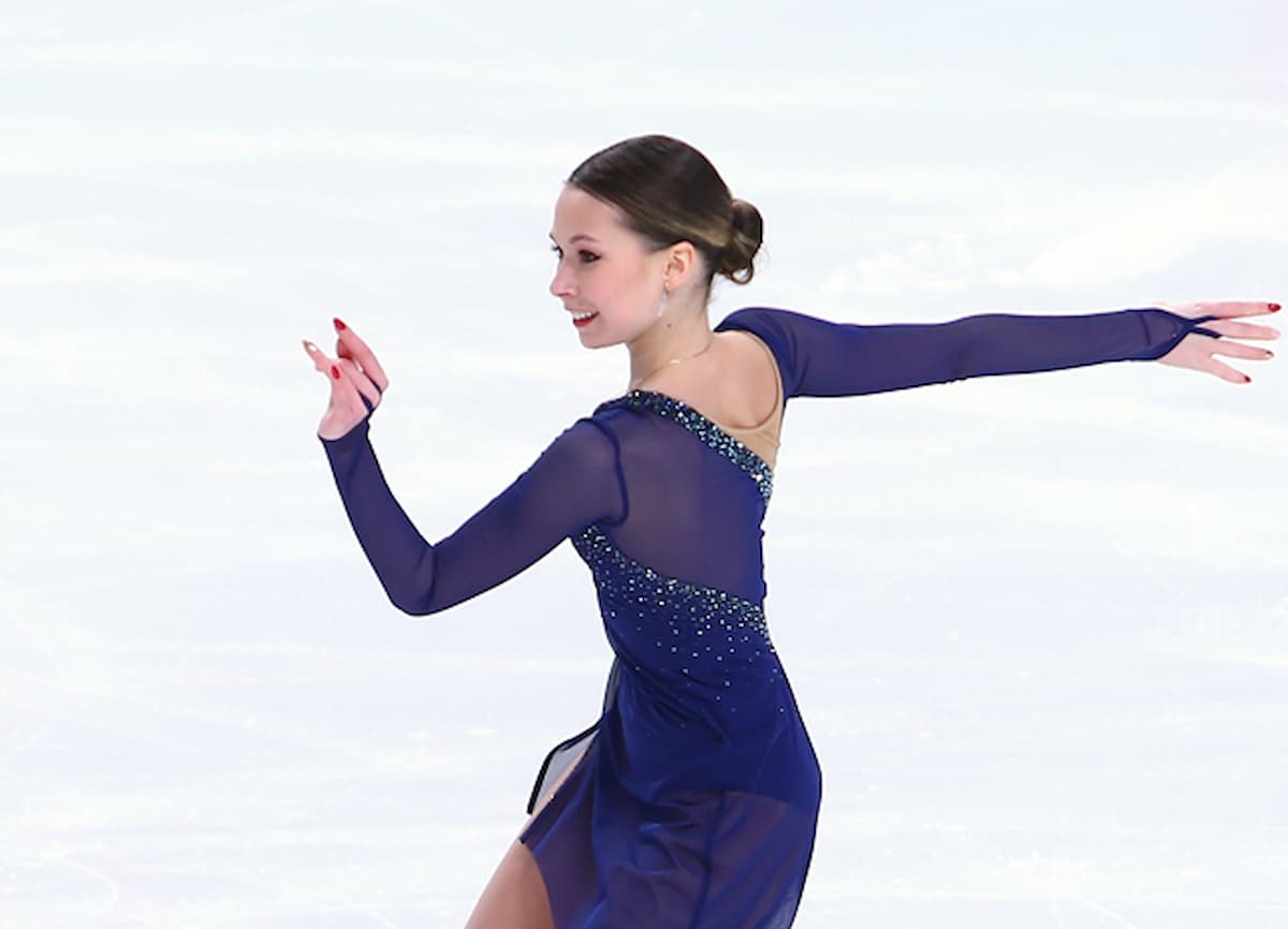 Ksenia Sinitsyna bei der Eiskunstlauf-Meisterschaft 2024 in Tscheljabinsk