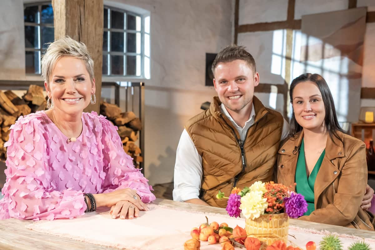 Patrick und Julia mit Inka Bause im Finale Bauer sucht Frau 2023