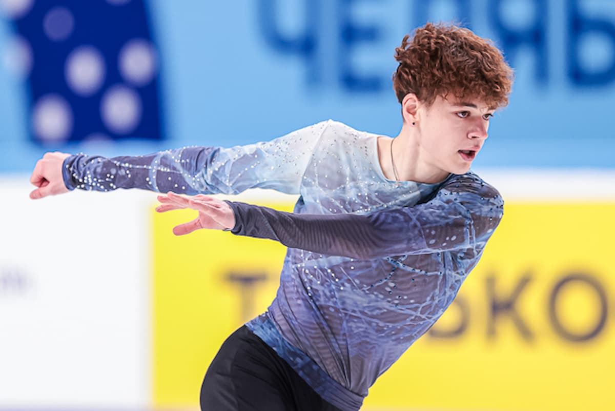 Vladislav Dikidzhi im Kurzprogramm bei der Eiskunstlauf-Meisterschaft Russland 2024
