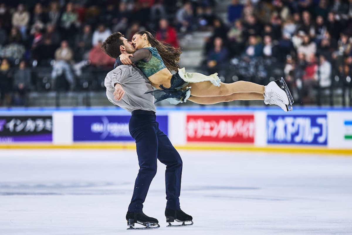 Eiskunstlauf 4 Continents Championships 2024 Shanghai 1.-4.2.2024 - hier im Bild das Eistanz-Paar Laurence Fournier Beaudry & Nikolaj Soerensen aus Kanada