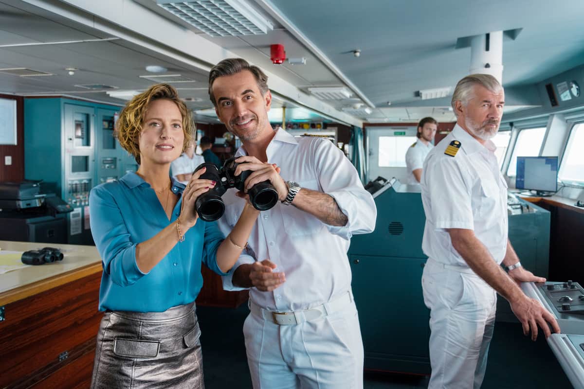 Traumschiff 1. Januar 2024 - Kapitän Max Parger (Florian Silbereisen) holt seine Liebe Veronika Bruckner (Wanda Perdelwitz) an Bord