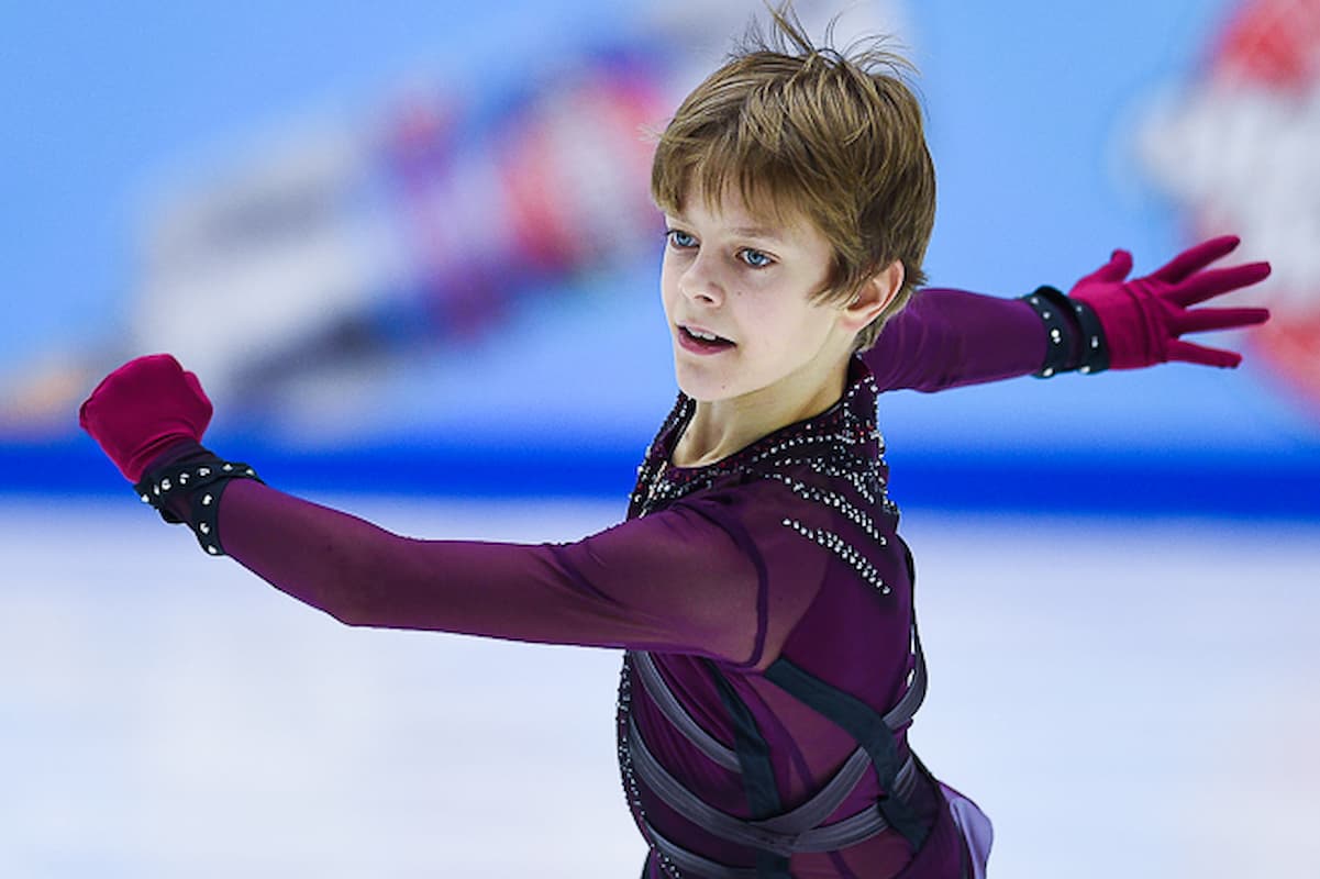 Arseniy Fedotov - Platz 1 im Kurzprogramm bei der Russischen Junioren-Meisterschaft Eiskunstlauf 2024