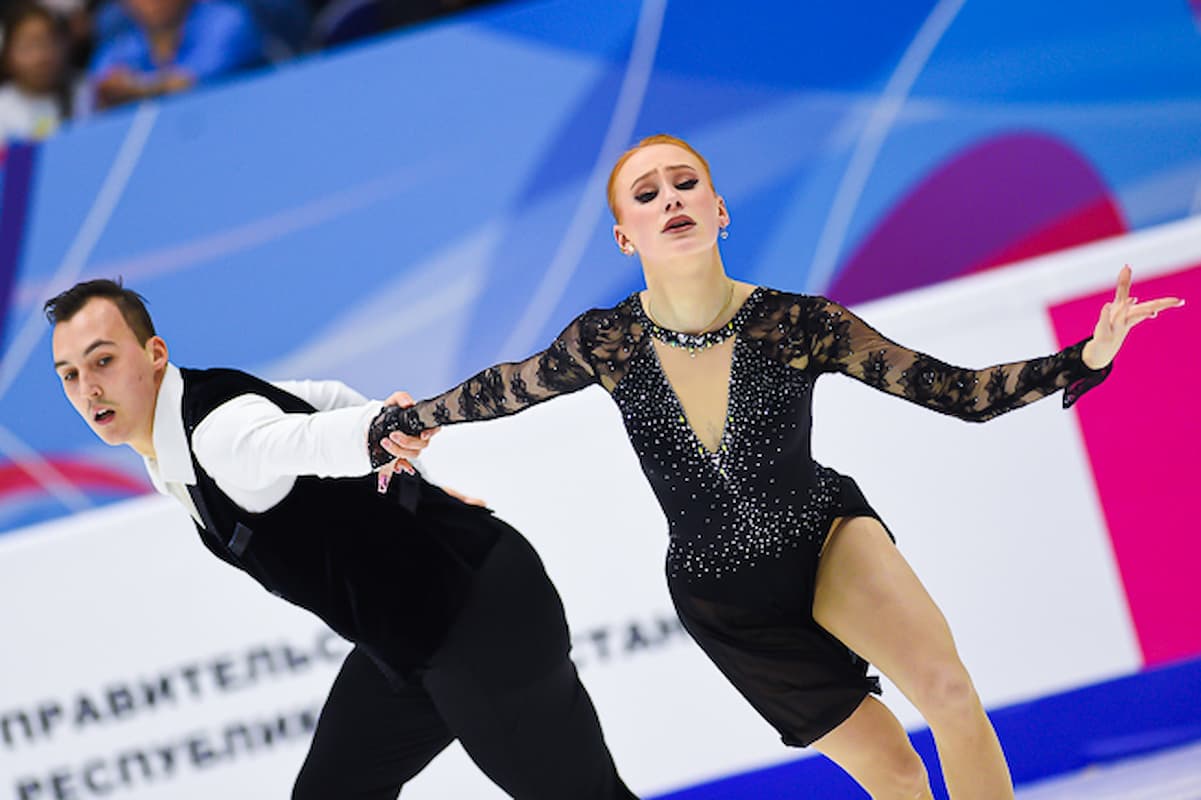 Elizaveta Osokina - Atrem Gritsayenko - Platz 2 Eiskunstlauf-Paare beim Grand Prix in Kasan 2024