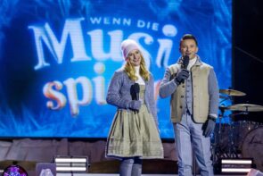 Wenn die Musi spielt 25.1.2025 Gäste Winter Open Air 2025 (MDR) - hier die Moderatoren Stefanie Hertel und Marco Ventre in Bad Kleinkirchheim