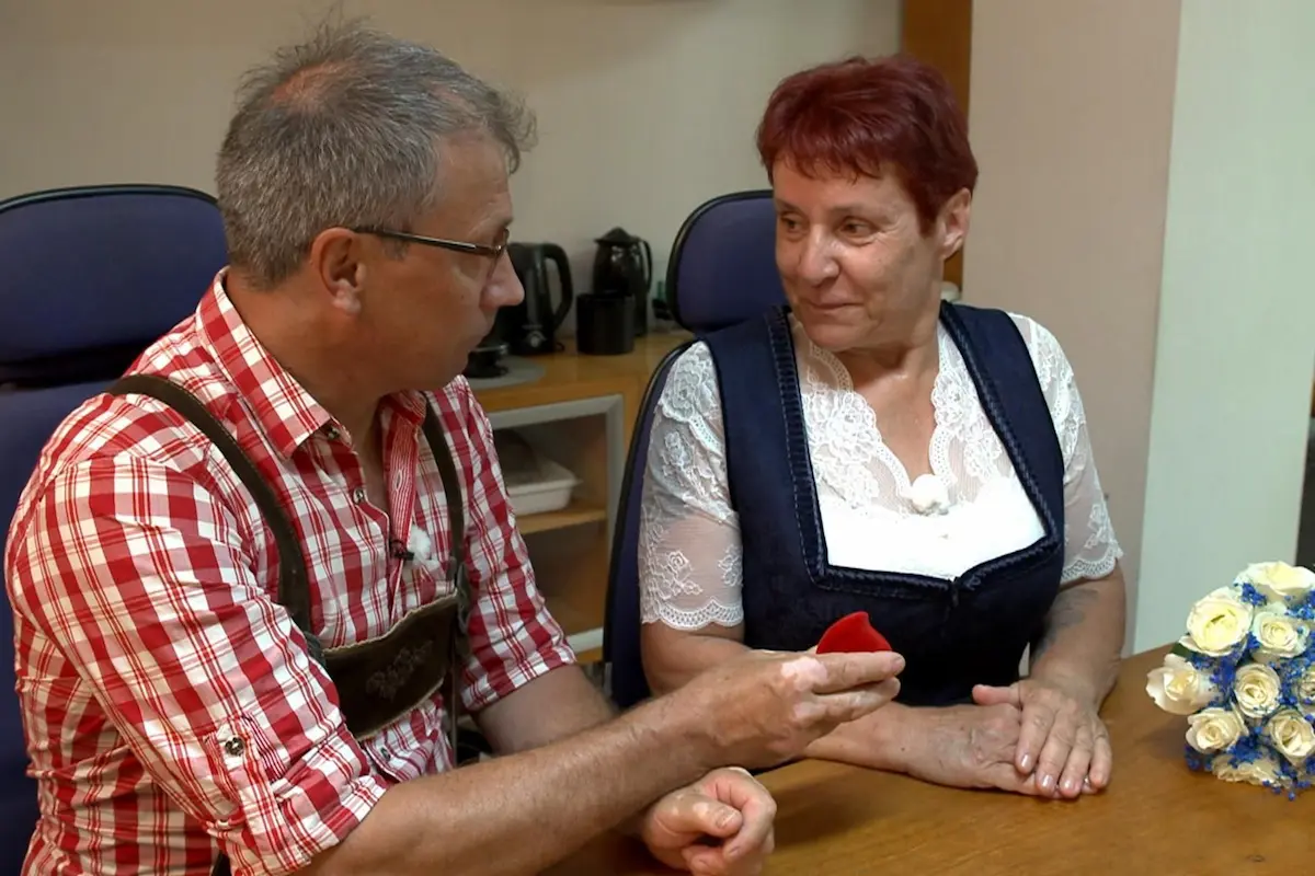 Heiko und Ulrike sind seit einem Jahr ein Paar und heiraten nun