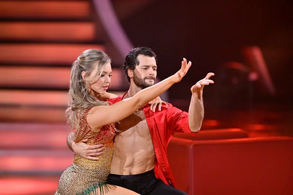 Aaron Karl und Katya Mizera bei ihrer Rumba - Dancing Stars am 2.5.2025
