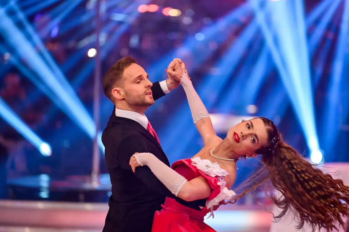 Anna Strigl und Herby Stanonik beim Slowfox - Dancing Stars am 9.5.2025