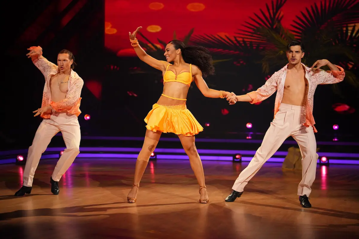 Marie Mouroum mit Alexandru Ionel und Evgeny Vinokurov - Let's dance 9.5.2025