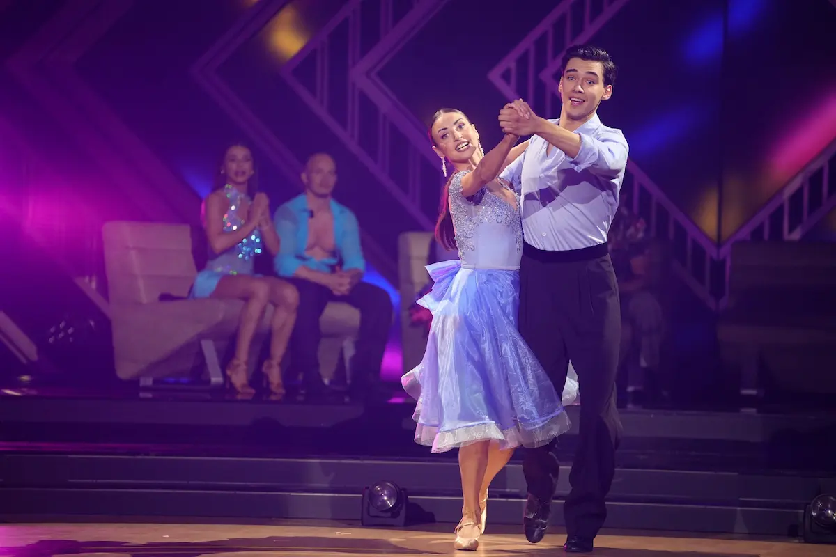 Quickstep von Diego Pooth und Ekaterina Leonova im Impro Dance bei Let's dance am 16.5.2025