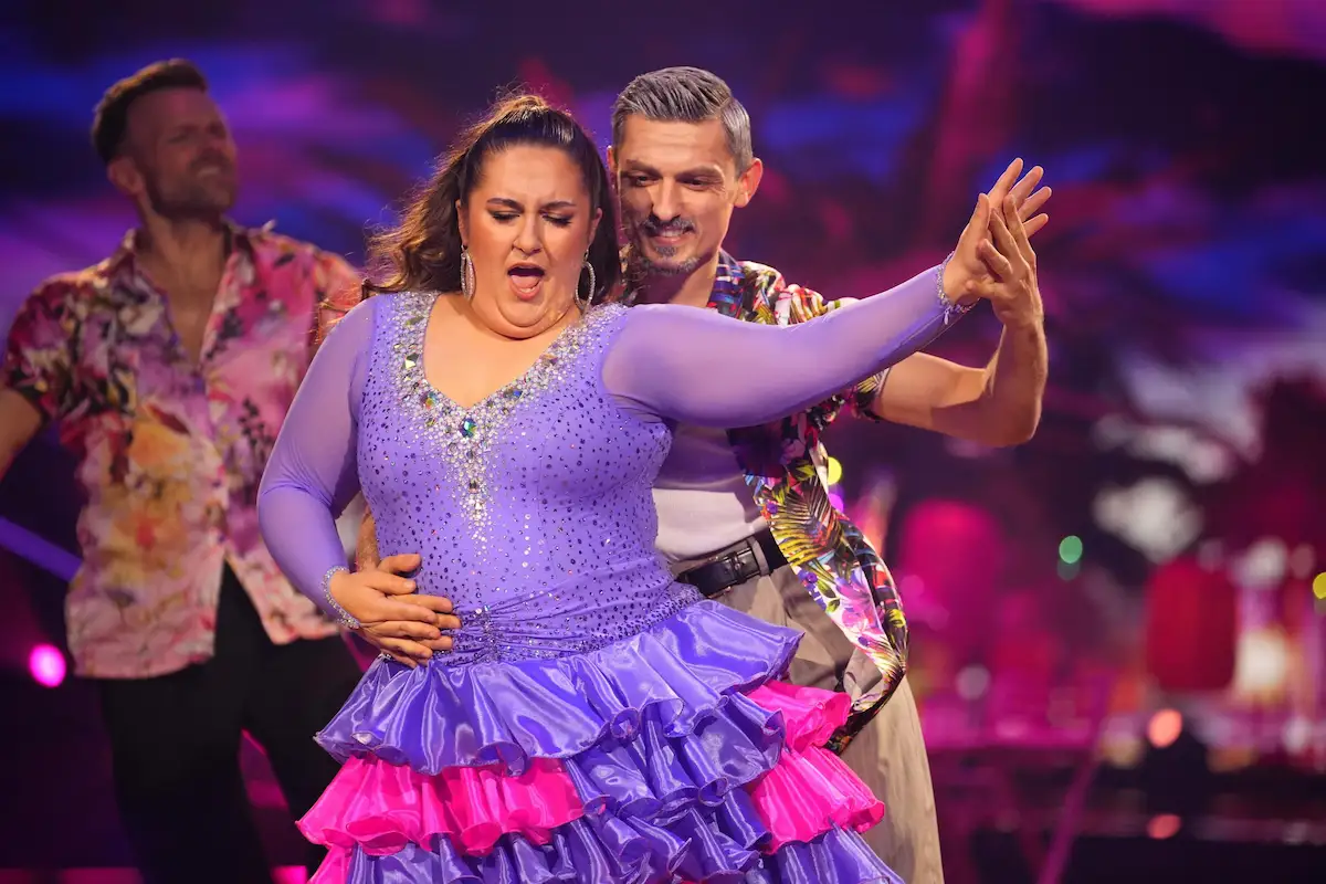 Salsa von Sandra Safiulov (selfiesandra) - Zsolt Sandor Cseke bei Let's dance am 16.5.2025