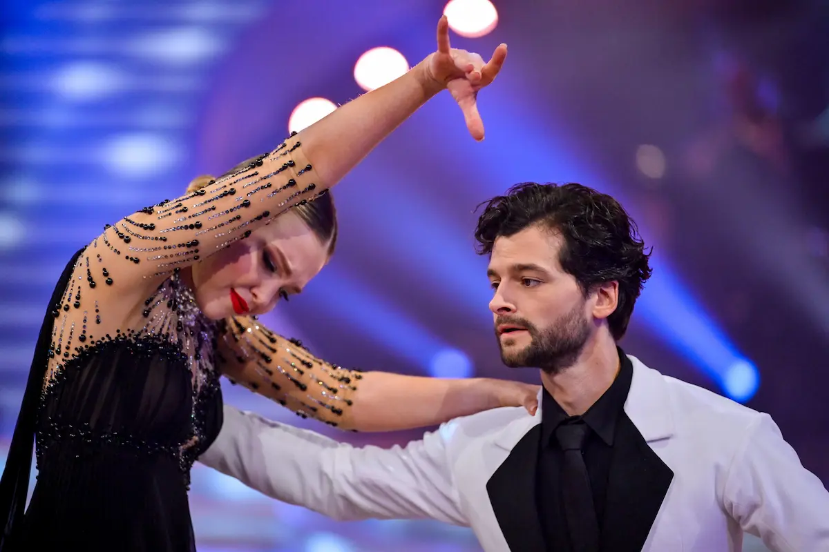 Slowfox von Katya Mizera und Aaron Karl bei Dancing Stars am 9.5.2025