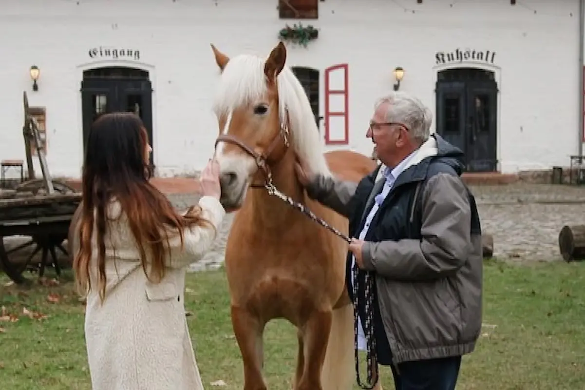 Bauer sucht Frau 23.6.2025 - Natalie und Olaf mit Pferd