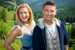 Wenn die Musi spielt 14.6.2025 Gäste Sommer Open Air 2025 (MDR, ORF) - hier im Bild die Moderatoren Stefanie Hertel und Marco Ventre