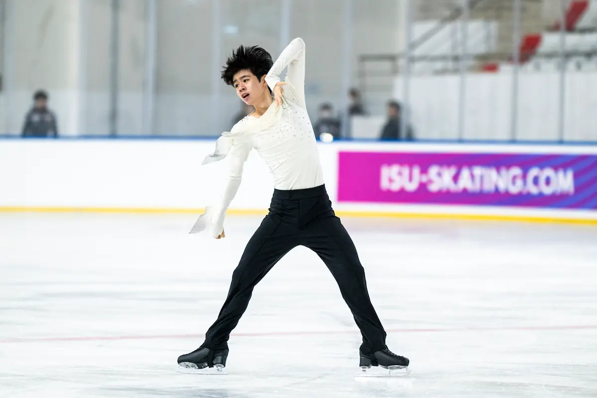 Eiskunstlauf Junior Grand Prix Baku 2025 Ergebnisse, Zeitplan 24.–26.9.2025, Übertragungen - hier im Bild Minkyu Seo aus Südkorea bei seinem ersten Sieg im JGP 2025