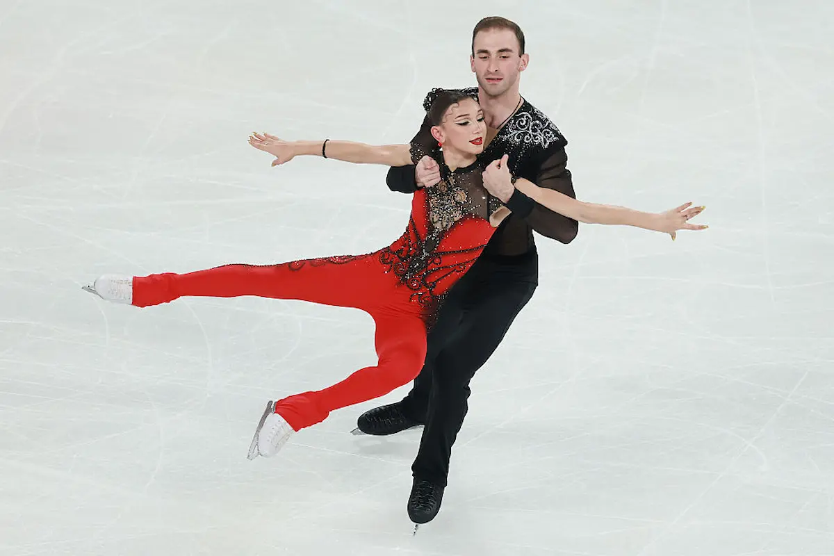 Anastasia Metelkina - Luka Berulova aus Georgien, Eiskunstlauf-Paar im Kurzprogramm beim Grand Prix China 2025