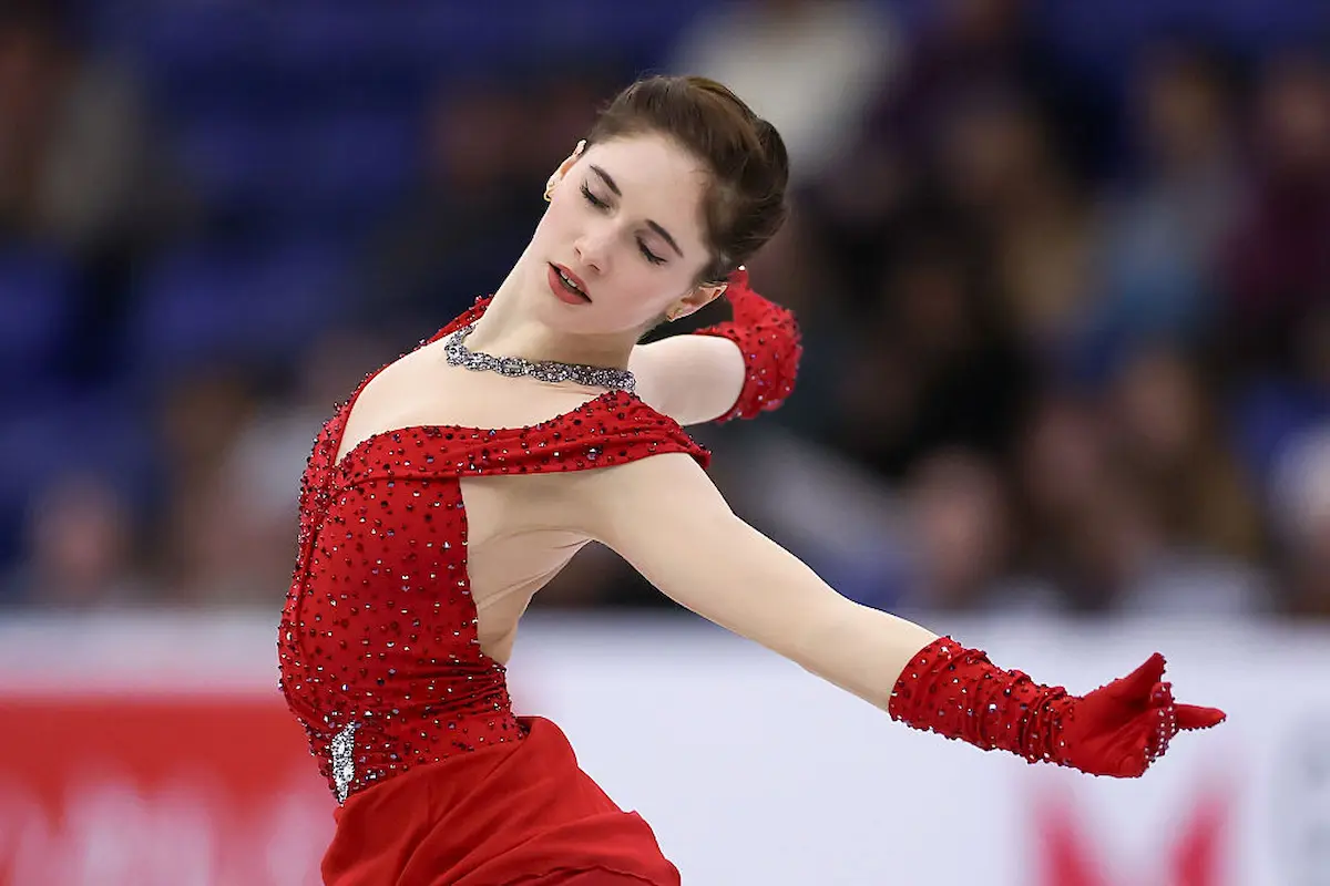 Isabeau Levito aus den USA - Eiskunstläuferin beim ISU Grand Prix Skate Canada 2025
