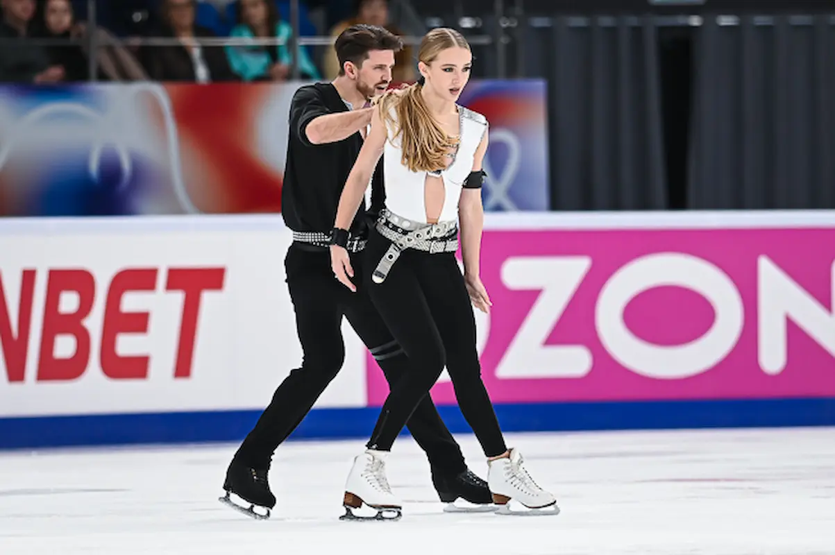 Alexandra Stepanova - Ivan Bukin, Eistanz-Paar im Rhythm Dance Grand Prix Krasnojarsk 2025