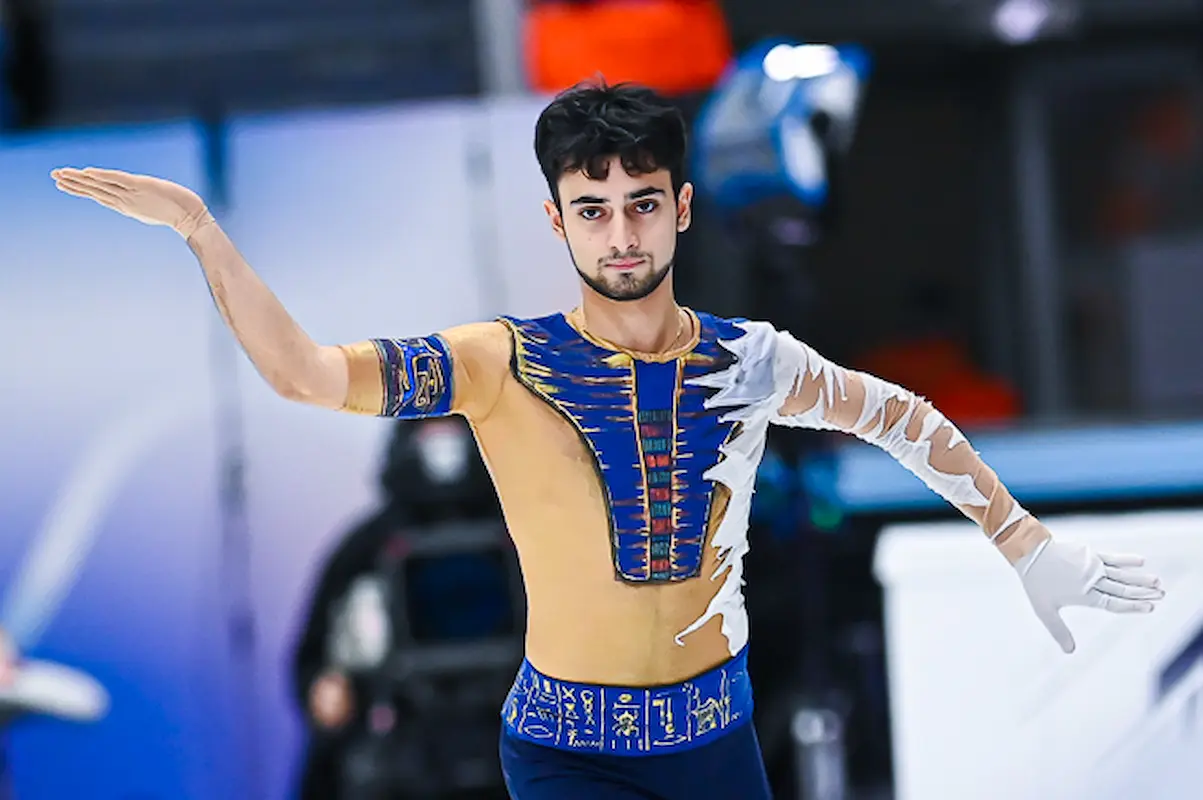 Artur Danielian beim Eiskunstlauf Grand Prix Kasan 2025 im Kurzprogramm