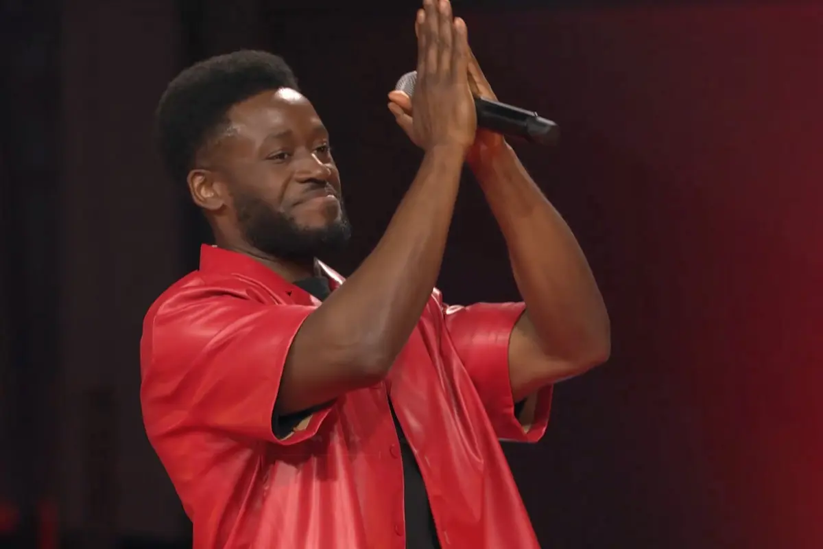 Clifford Dwenger singt im Team Fanta (Michi und Smudo) am 28.11.2025