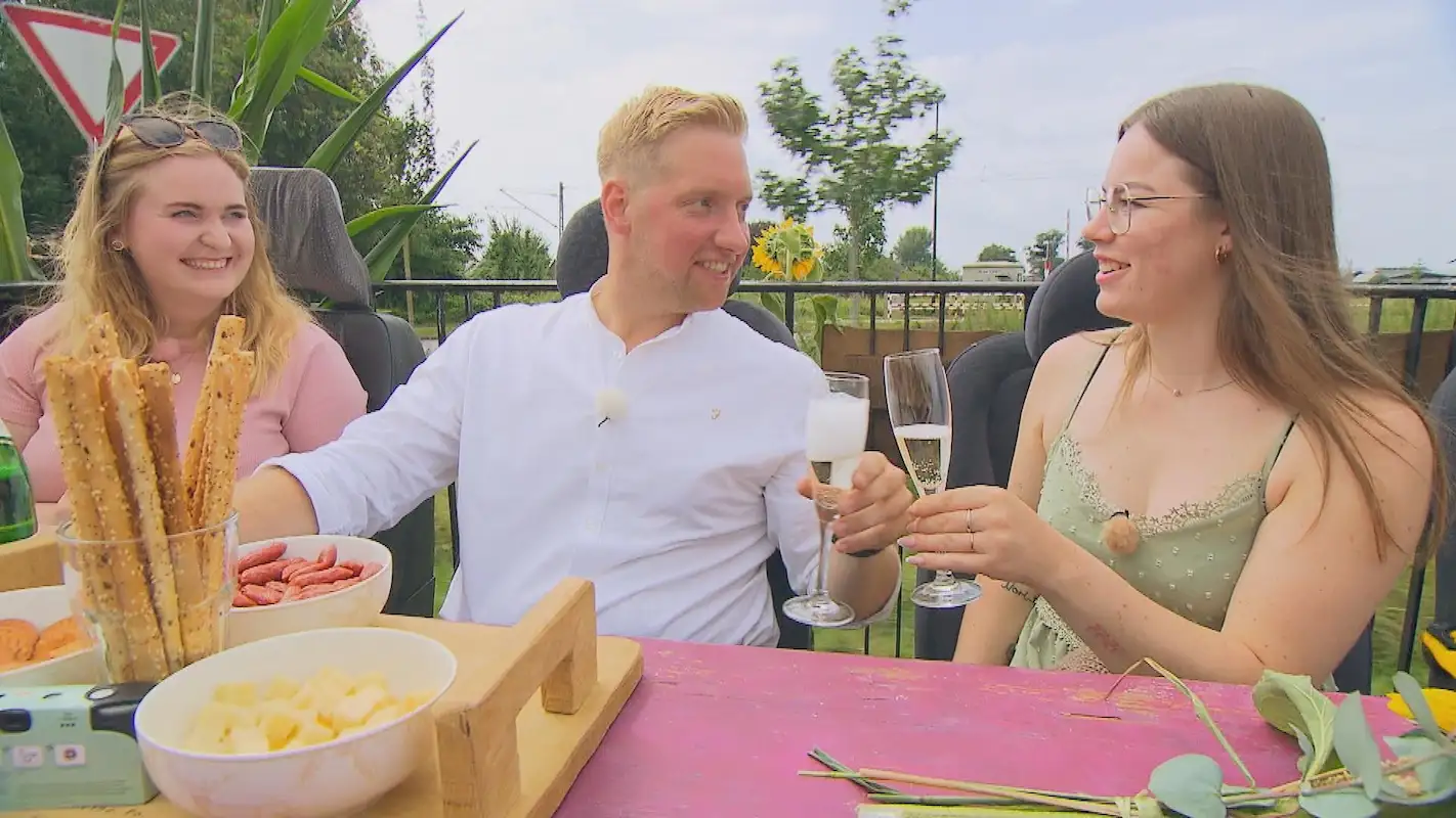 Daniel mit Emely und Jennifer - neu bei Bauer sucht Frau 24.11.2025