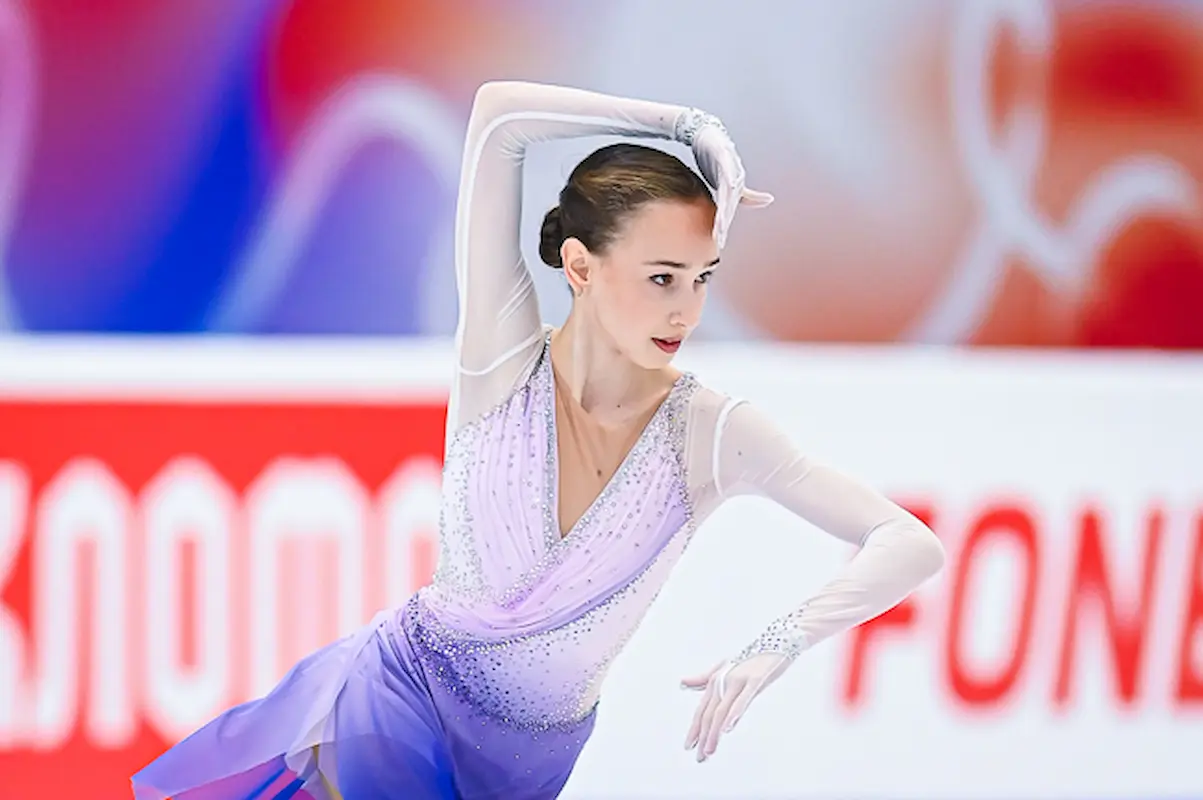 Dina Khusnutdinova beim Eiskusntlauf Grand Prix Kasan 2025 im Kurzprogramm