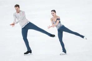 Grand Prix Eiskunstlauf Russland Kasan 8.–9. November 2025 Ergebnisse, Zeitplan, Übertragungen - hier im Bild das Eiskusntlauf-Paar Aleksandra Boikova - Dmitrii Kozlovskii bei ihrer neuen Kür