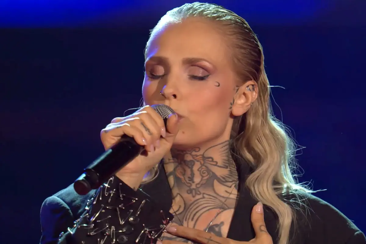 Jazzy Gudd singt im Team Fanta (Michi und Smudo) am 28.11.2025