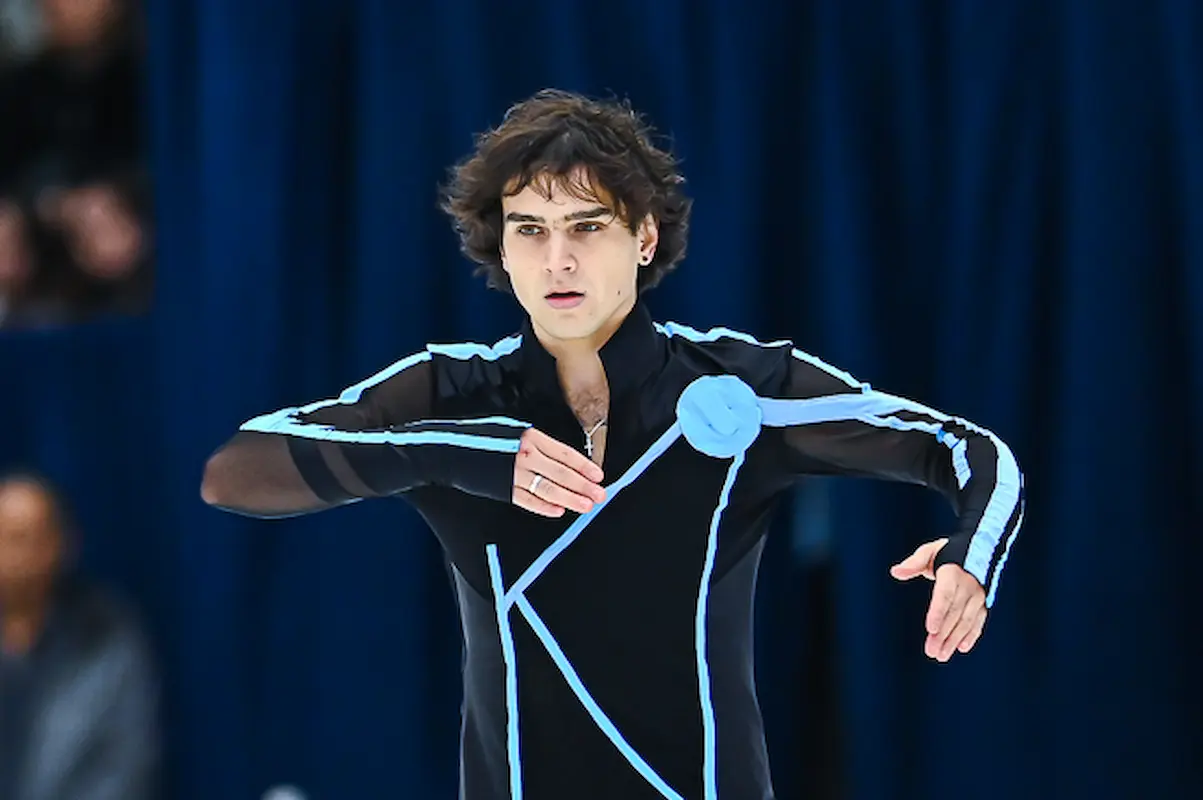 Makar Ignatov beim Eiskunstlauf Grand Prix Kasan 2025 im Kurzprogramm
