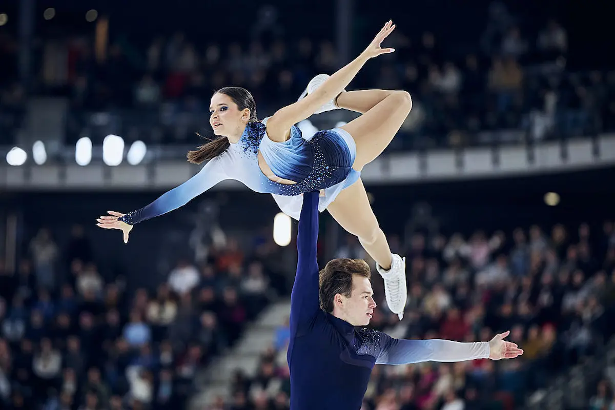 Maria Pavlova - Alexei Sviatchenko aus Ungarn - Eiskunstlauf-Paar in ihrer Kür 2025-2026