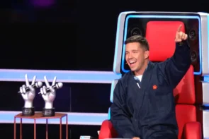 The Voice of Germany 14. November 2025 Talente, erste Team Fights - hier im Bild Coach Nico Santos mit den Pokalen „Battle of the Night“