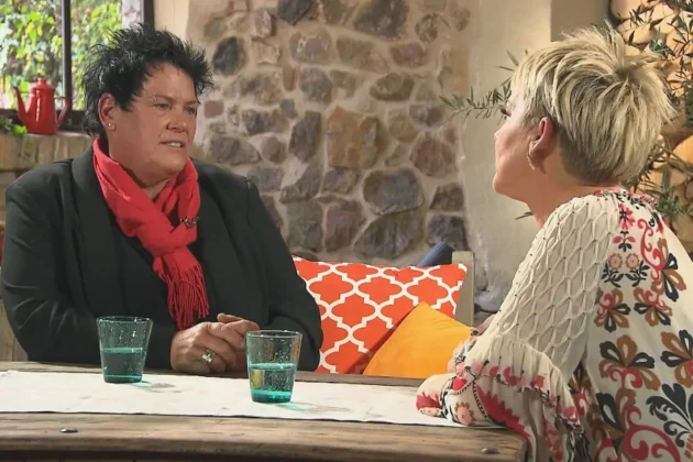 Bauer sucht Frau 23. Dezember 2025 Finale: Wer ist ein Paar? - hier im Bild Simone mit Inka Bause im Gespräch