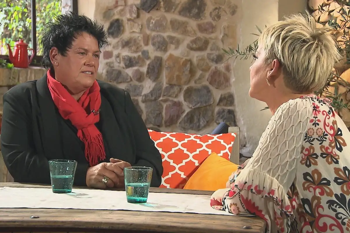 Bauer sucht Frau 23. Dezember 2025 Finale: Wer ist ein Paar? - hier im Bild Simone mit Inka Bause im Gespräch