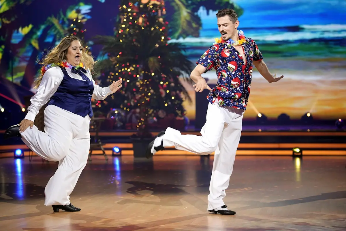 Sandra Safiulov (selfiesandra) - Zsolt Sandor Cseke bei Let's dance 19.12.2025