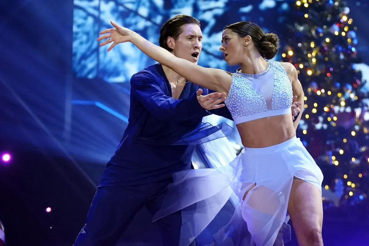 Vanessa Mai und Evgeny Vinokurov beim Contemporary - mein Tanz des Abends bei Let's dance 19. Dezember 2025