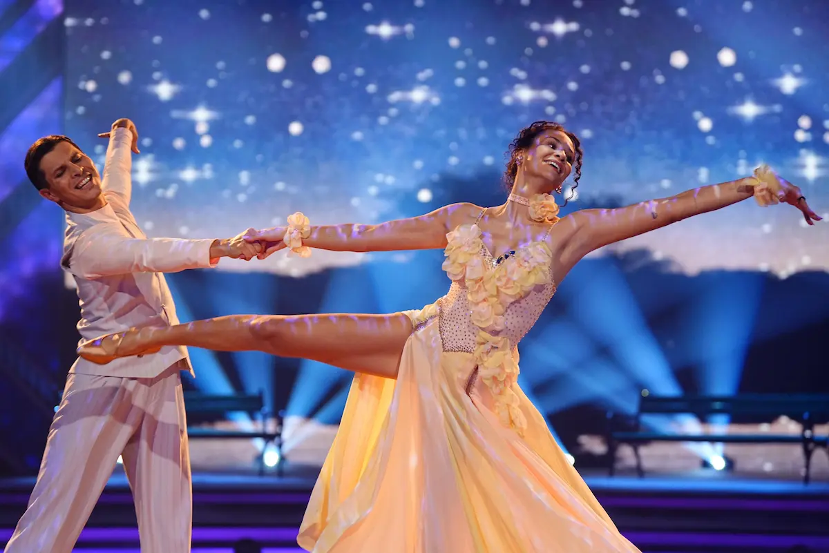 Betty Taube und Alexandru Ionel bei ihrem Wiener Walzer bei Let's dance 6.3.2026