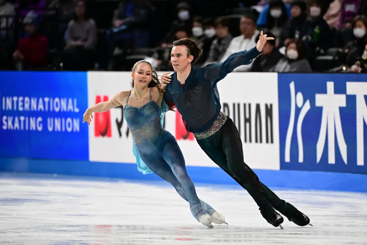 Eiskunstlauf Junioren-WM 4.–7. März 2026 in Tallinn - Ergebnisse, Übertragungen, Zeitplan - hier im Bild Hana Maria Aboian - Daniil Veselukhin, Eistanz-Paar aus den USA, die Favoriten im Eistanz hier in ihrer Kür