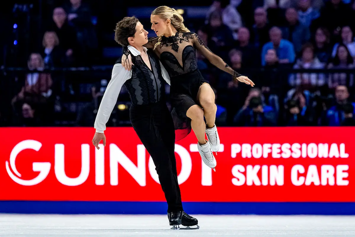 Emilea Zingas und Vadym Kolesnik holen die Bronze-Medaille im Eistanz bei der Eiskunstlauf-WM 2026 - das Foto zeigt das Eistanzpaar im Free Dance