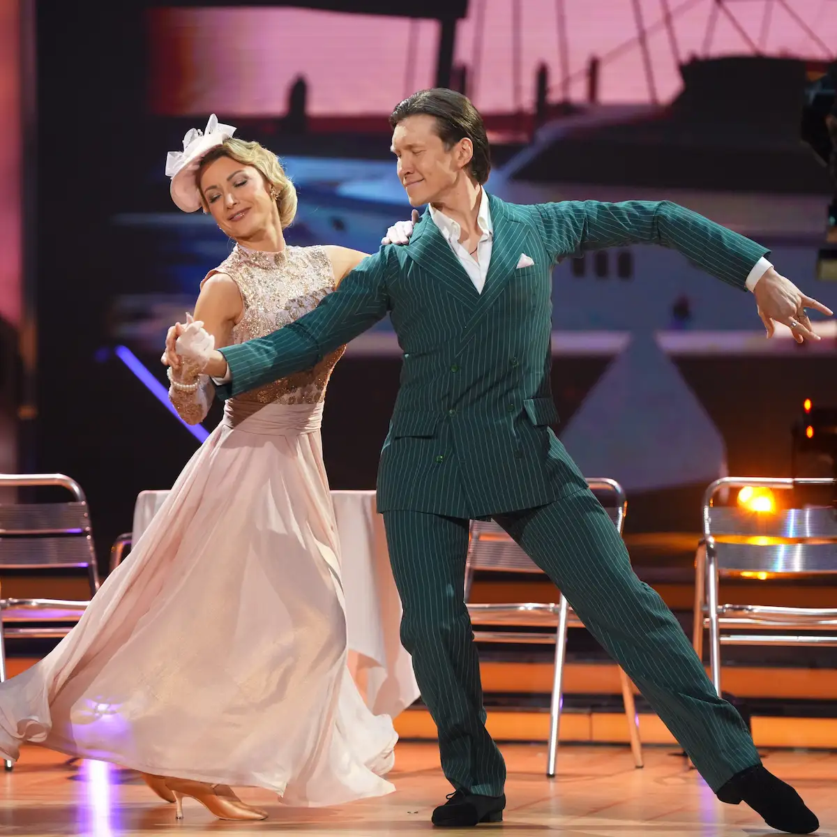 Anna-Carina Woitschack und Evgeny Vinokurov bei Let's dance am 10. April 2026 beim Slowfox