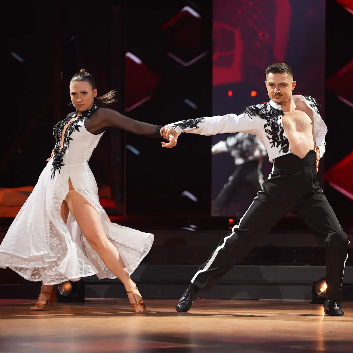 Bibi Bianka Heinicke und Zsolt Sándor Cseke bei Let's dance am 10. April 2026 ausgeschieden mit Paso doble