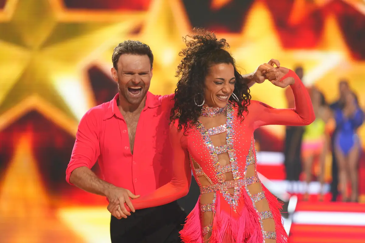 Nadja Benaissa - Vadim Garbuzov bei Let's dance am 24.4.2026 - Contemporary als Einzeltanz