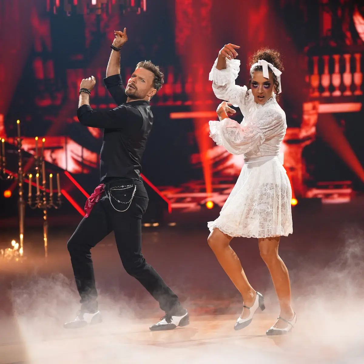 Nadja Benaissa und Vadim Garbuzov bei Let's dance am 10. April 2026 beim Charleston
