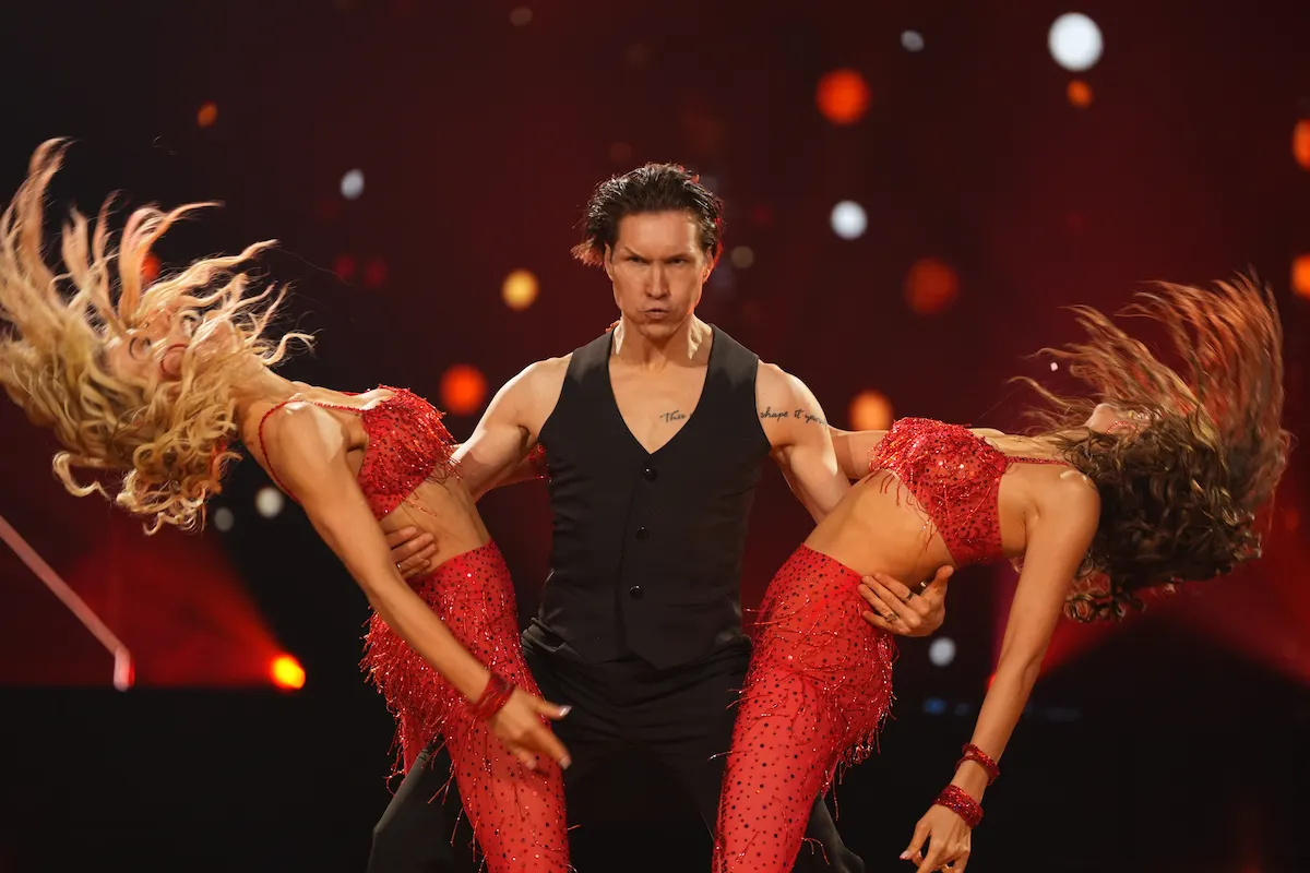 Anna-Carina Woitschack, Evgeny Vinokurov und Ekaterina Leonova - Salsa als Trio-Tanz bei Let's dance am 15.5.2026