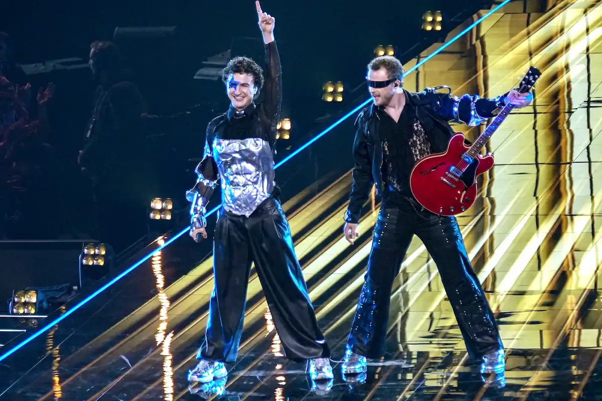 Cosmo stellt beim ESC am 14.5.2026 seinen Song für Österreich vor - das Foto stammt aus einer Probe für die Show