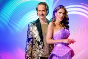ESC 2026 Wien 1. Halbfinale 12.5.2026 Ergebnisse, Länder, Songs, Künstler - hier im Bild die Moderatoren der Show Victoria Swarovski und Michael Ostrowski