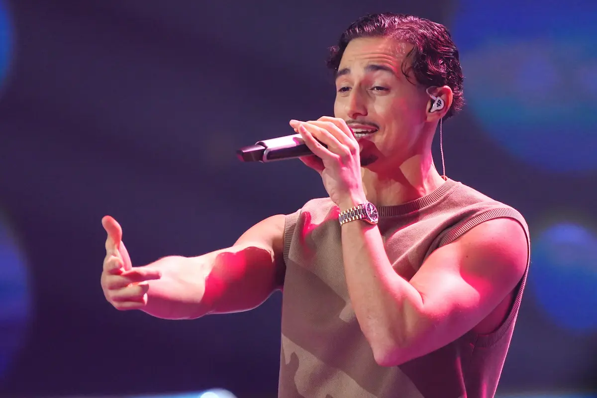 Milano sang mit den DSDS-Kandidaten zur Eröffnung in der zweiten Live-Show DSDS 2.5.2026