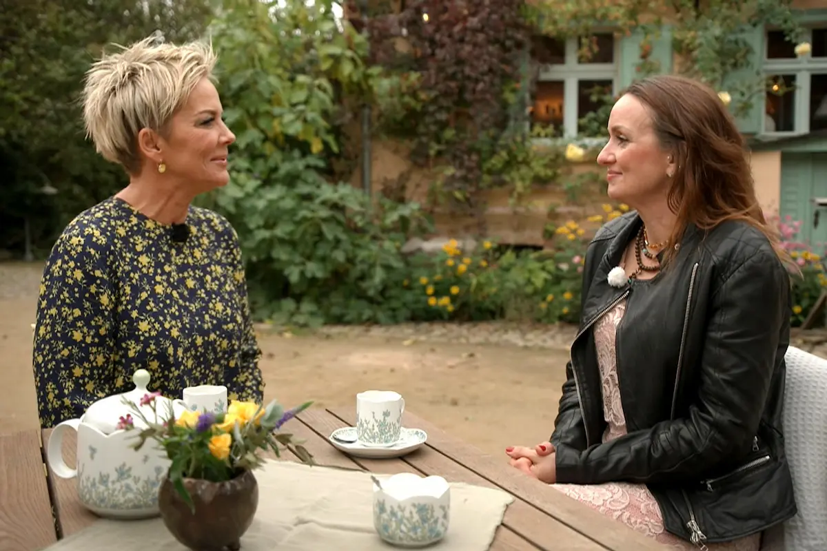 Nadine neu dabei bei Bauer sucht Frau 25.5.2026 - hier im Bild mit Inka Bause