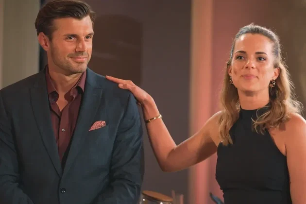 Bachelor 24.6.2026 Folge 5 - Erste Küsse und die Folgen - hier im Bild Tim mit seiner Schwester Lena, die inkognito unter den Kandidatinnen weilt
