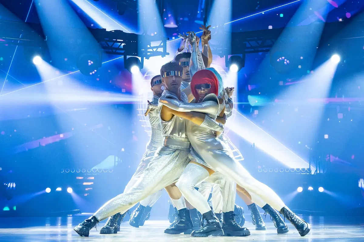 Let's dance 2026 Live-Tour (Bühnen-Show) - hier im Bild eine Szene-Foto von einem Gruppentanz in der Show