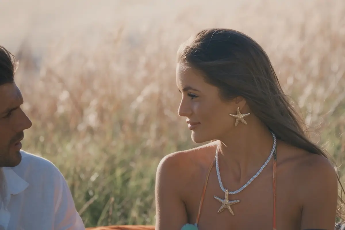 Miri (Miriam) und Tim am Strand beim Einzel-Date am Ende des Gruppen-Dates